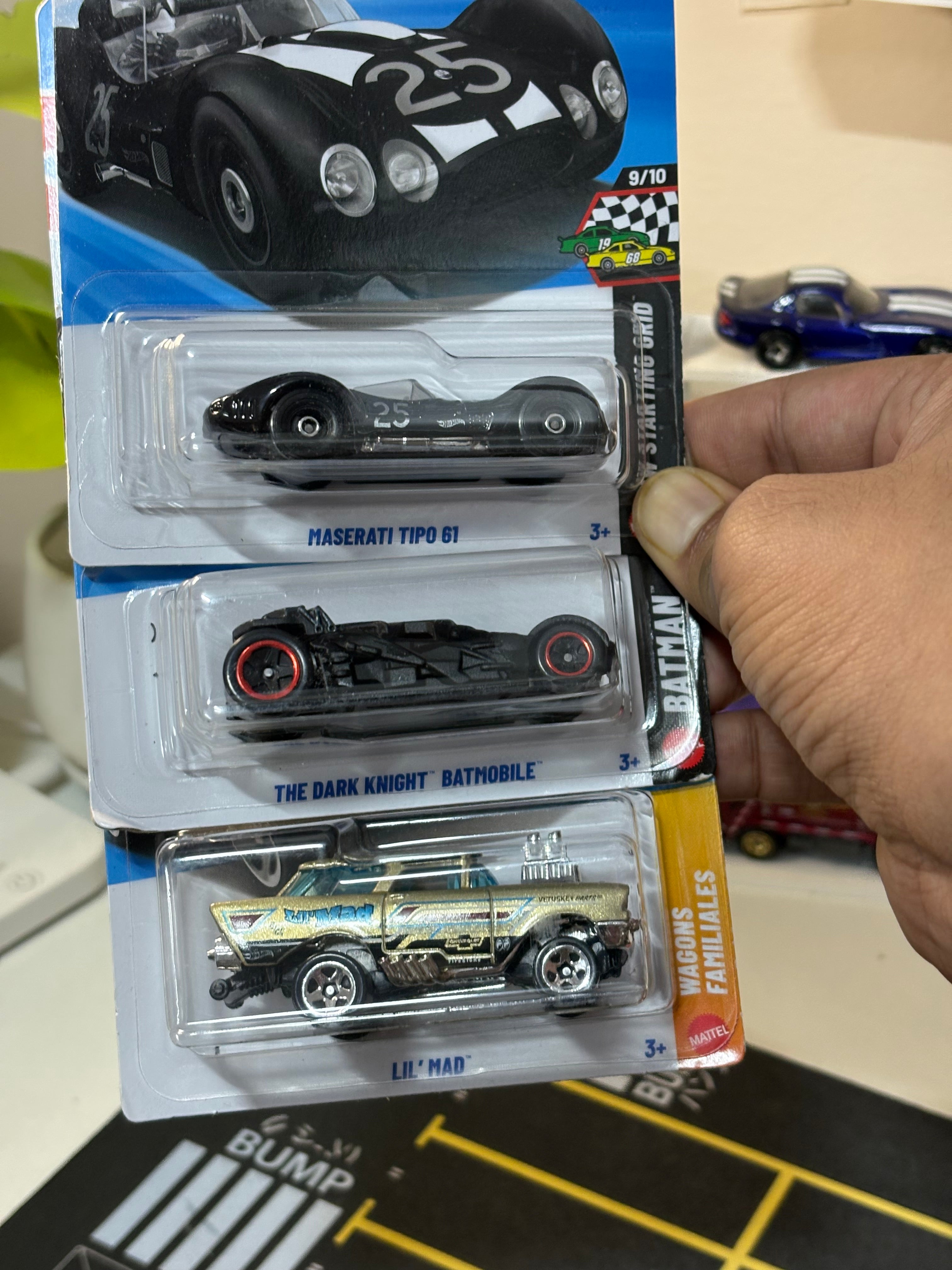 Hot Wheels 3-Car Bundle – Maserati Tipo 61, Dark Knight Batmobile & Lil' Mad