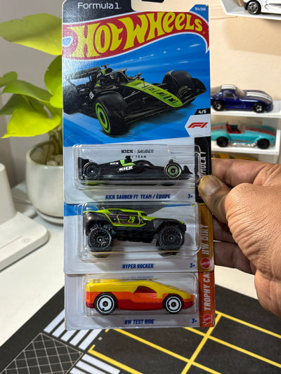 Hot Wheels 3-Car Bundle – Kick Sauber F1 Team, Hyper Rocker & HW Test Ride
