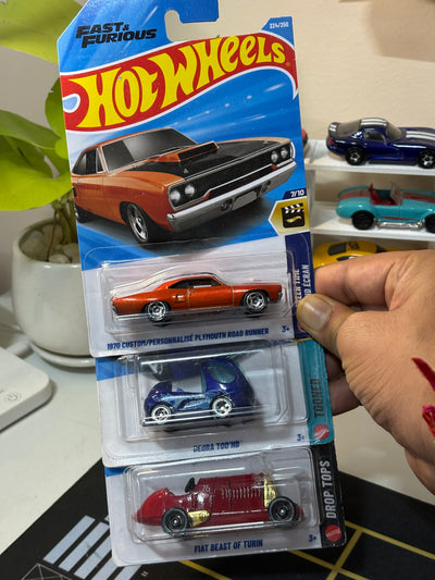 Hot Wheels 3-Car Bundle – 1970 Plymouth Road Runner, Deora Too'nd & Fiat Beast of Turin