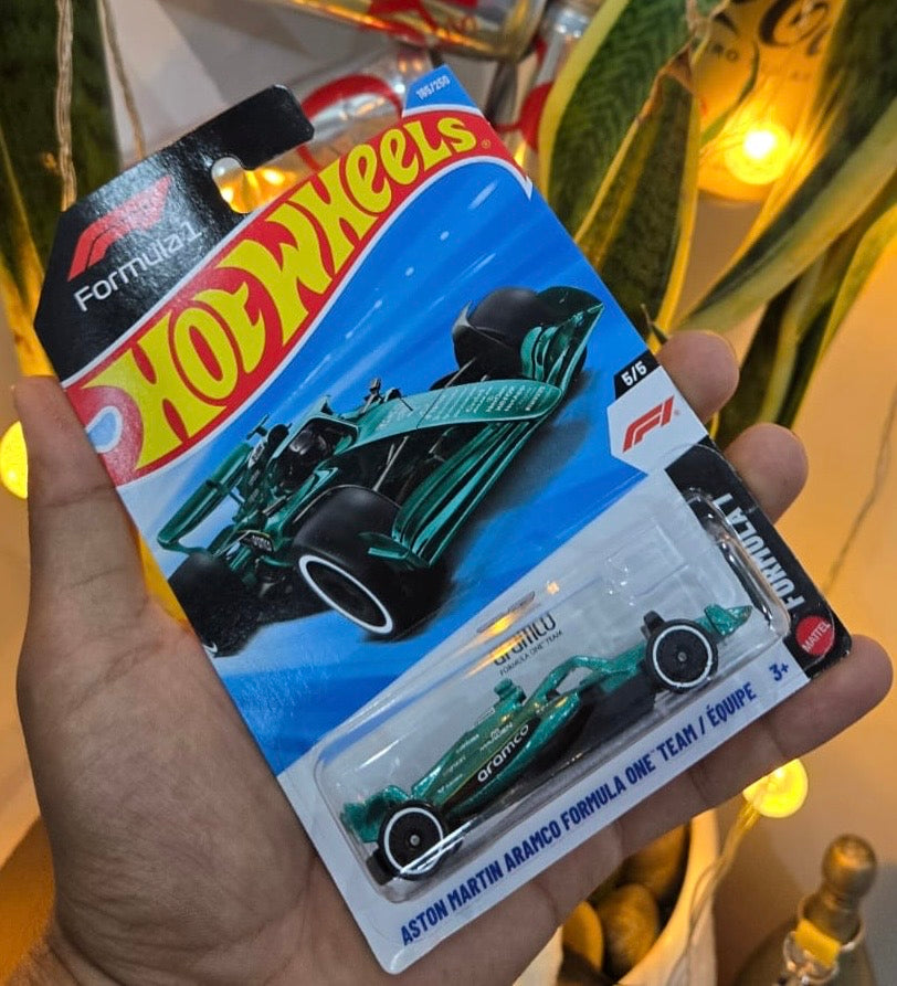 Hot Wheels ASTON MARTIN ARAMCO FORMULA ONE TEAM /ÉQUIPE Imported Mainline 1:64 Scale
