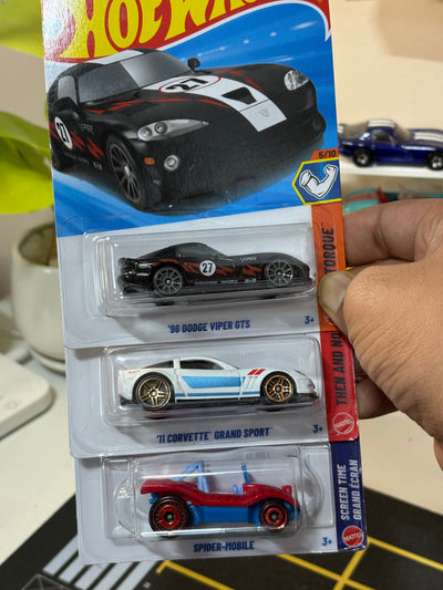 Hot Wheels 3-Car Bundle – '96 Dodge Viper GTS, '11 Corvette Grand Sport & Spider-Mobile