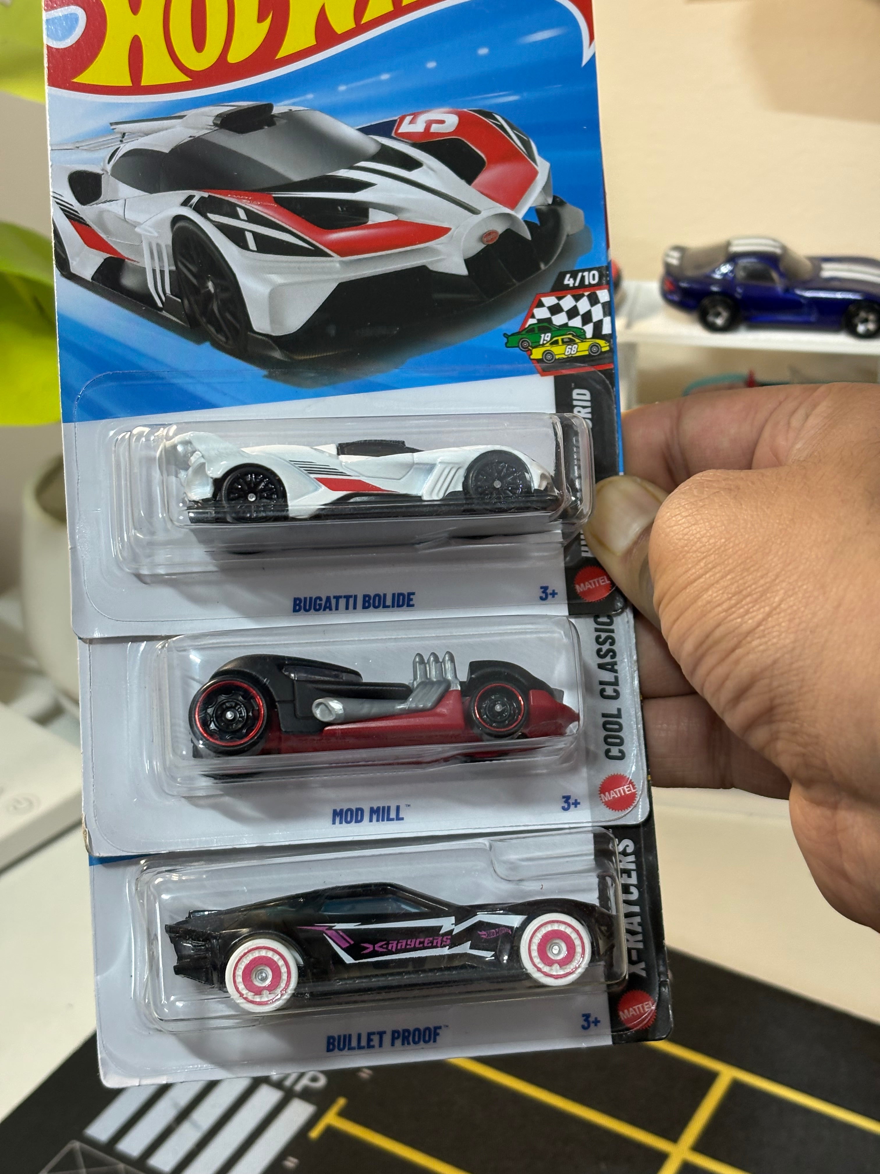 Hot Wheels 3-Car Bundle – Bugatti Bolide, Mod Mill & Bullet Proof
