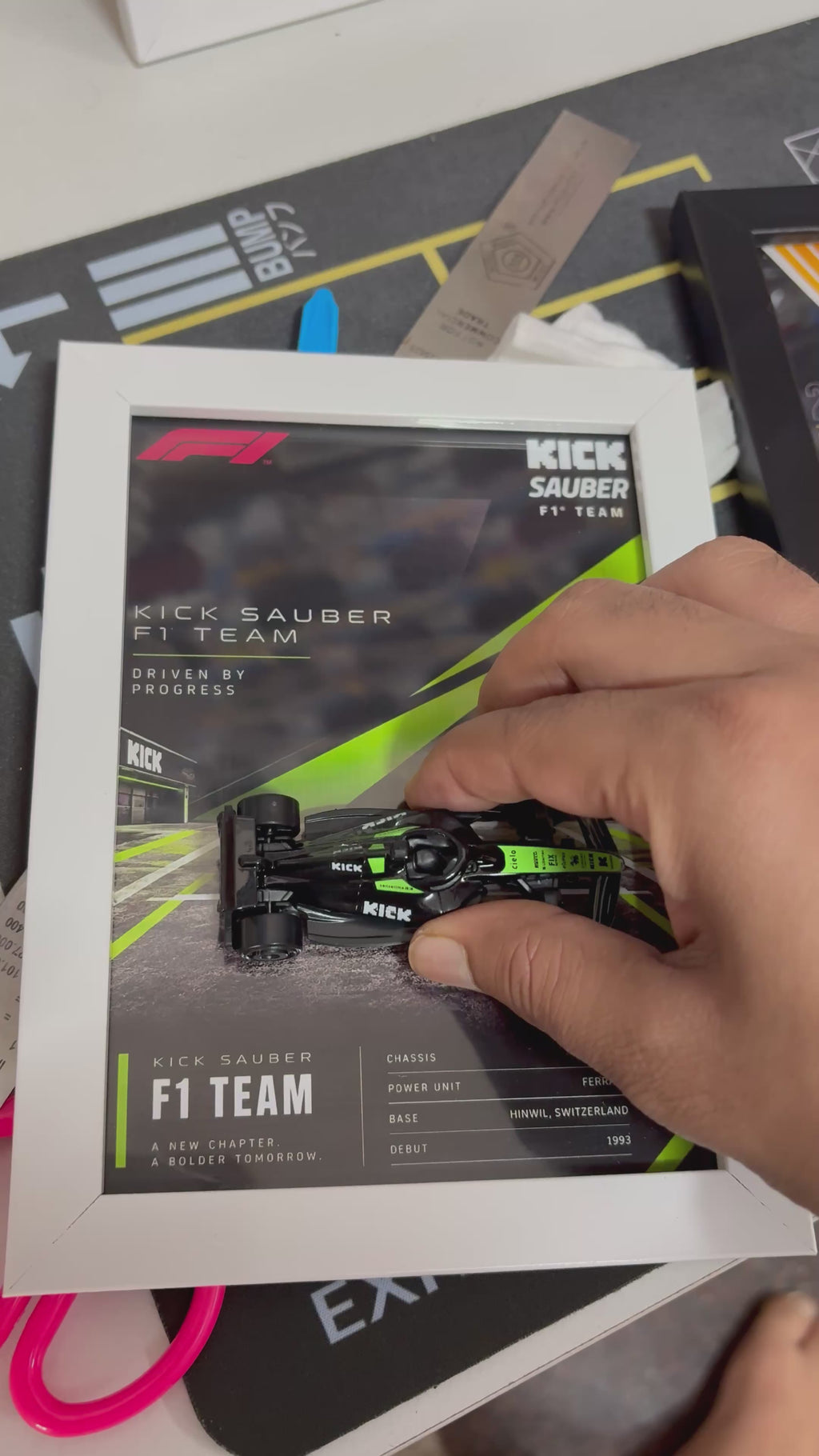 Hot Wheels Kick Sauber F1 Team Custom Display Frame – 1:64 Collector Frame